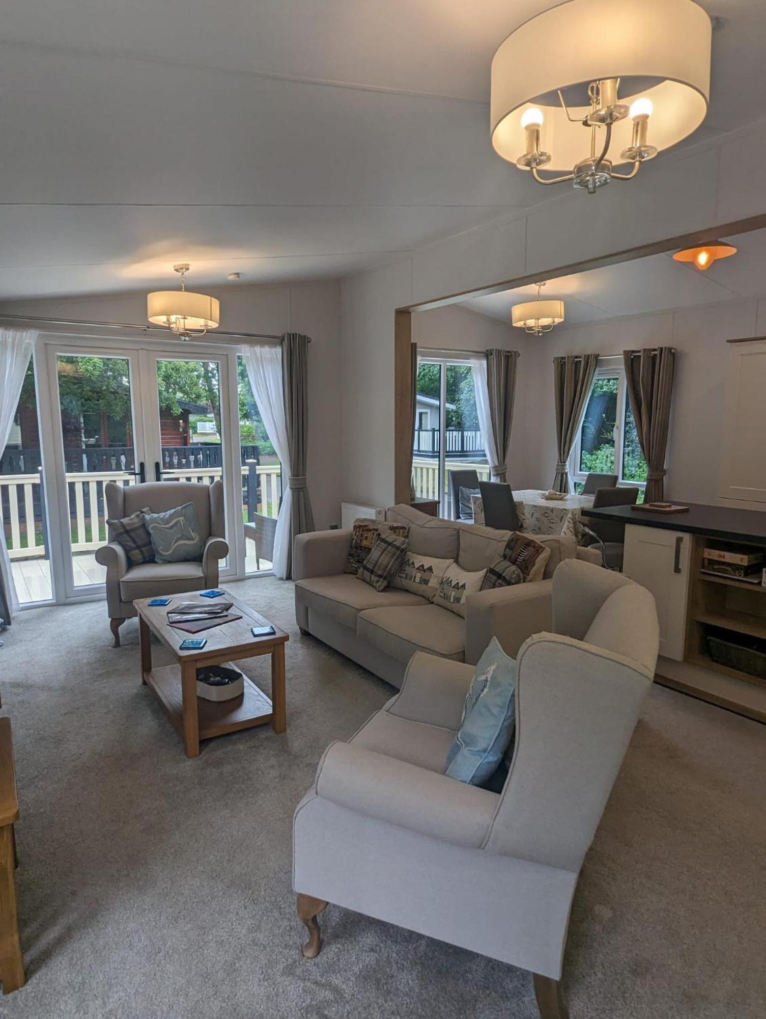 Luxury Stunning Sensation Lodge On 5 Star Shorefield Country Park New Forest Entertainment And Leisure Passes Included Milford on Sea Εξωτερικό φωτογραφία